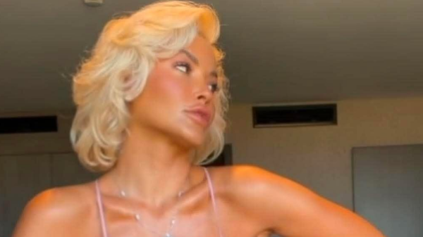 Brenda dhomës së hotelit me Dolcen e “BBVK”