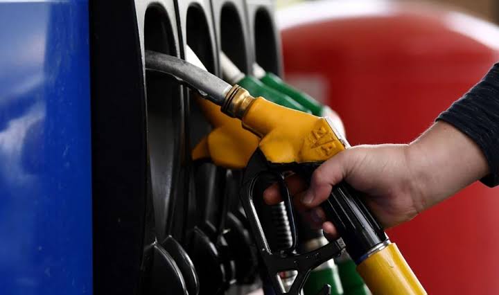 Shtrenjtohet sërish nafta, këto janë çmimet e karburanteve për sot
