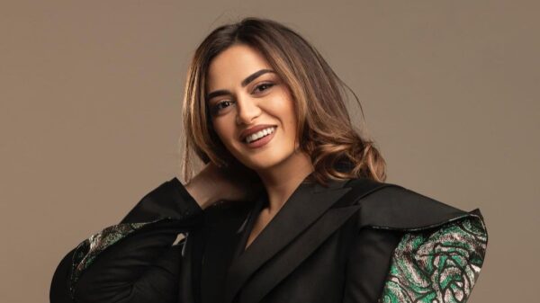 Albina Kelmendi as në ditët e fundit të shtatzënisë nuk e ndal këngën