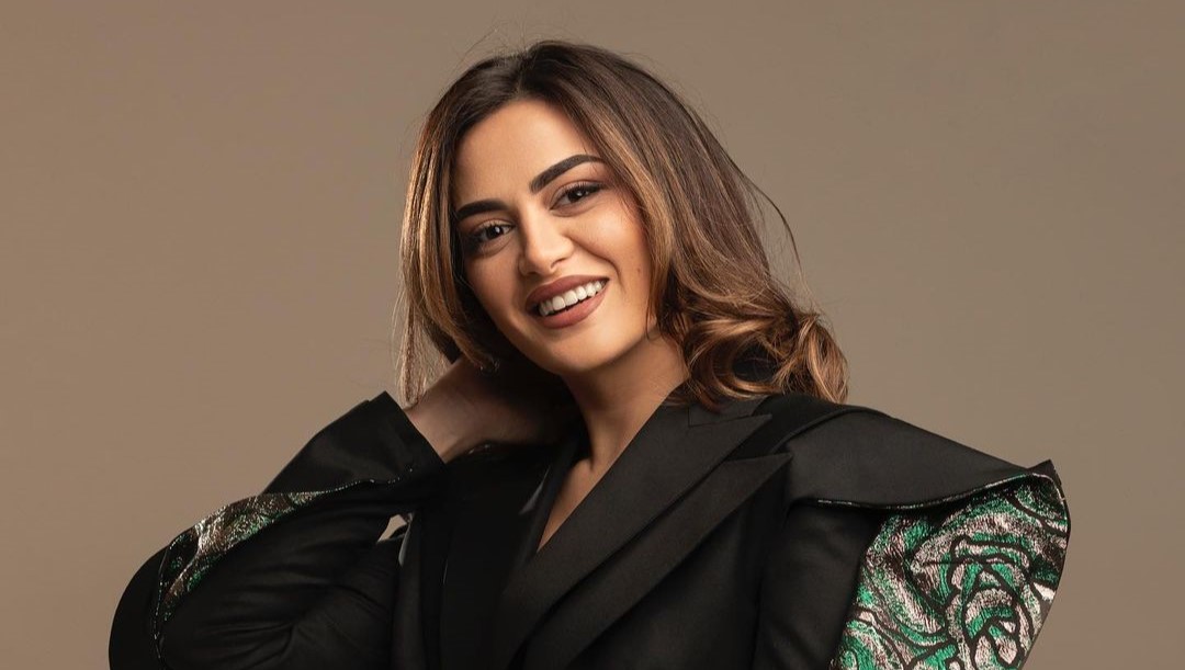 Albina Kelmendi as në ditët e fundit të shtatzënisë nuk e ndal këngën