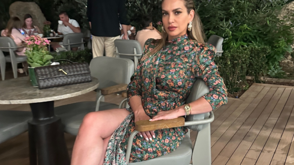 Leonora lajmërohet nga pushimet, ky detaj merr gjithë vëmendjen