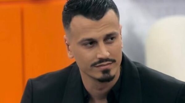 Mateo ia këndon Brikenës këngën “Kur të jesh larg”