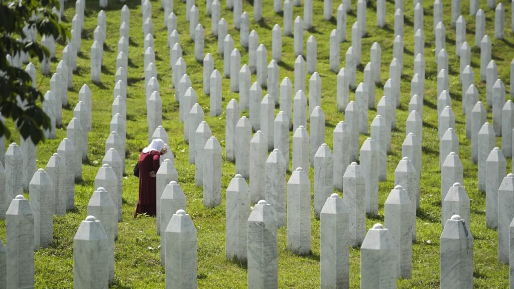 Turqia kujton Srebrenicën, thotë se mbetet zë i të shtypurve – edhe i Kosovës