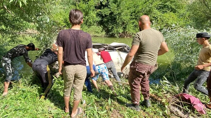Aksidentohet autobusi i shkollës në Ugandë, 24 viktima