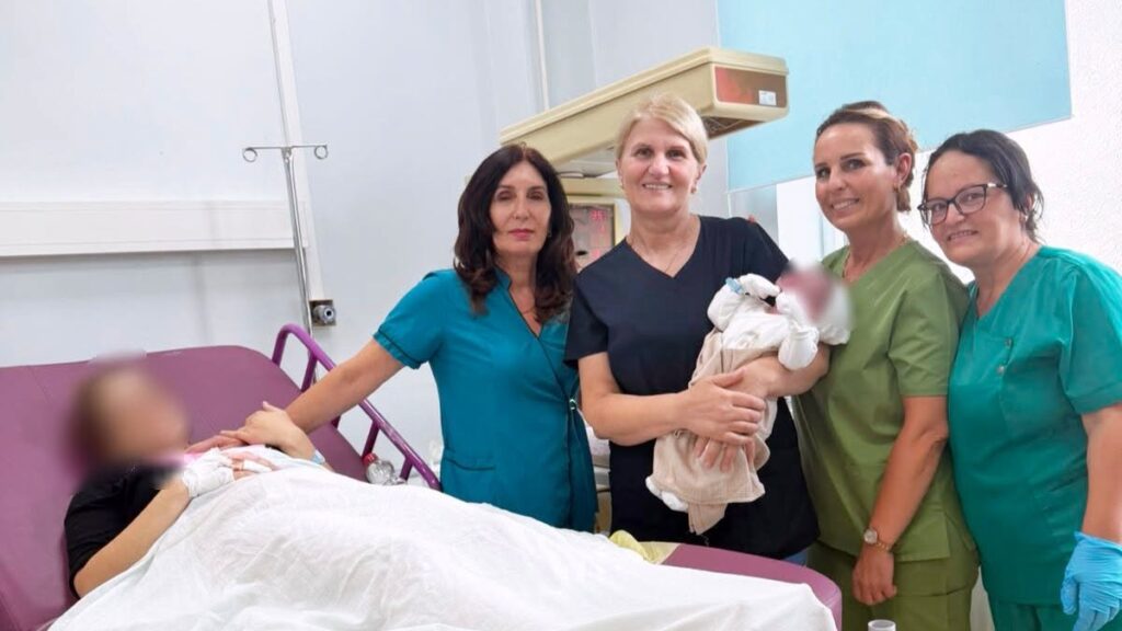 E rrallë në Mitrovicë: Foshnja lind mbi 5 kilogramë