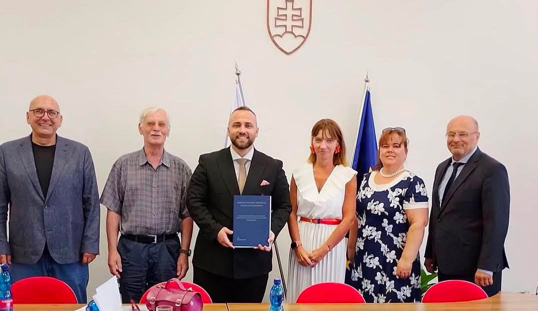 Nga Prekazi në Bratisllavë, Donjet Bislimi bëhet Doktor i Shkencave