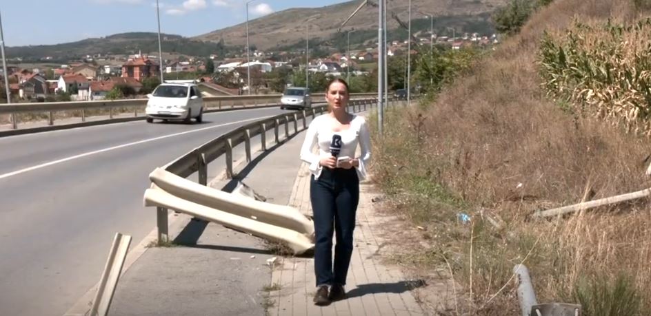Mitrovicë-Prishtinë: Vdesin edhe dy të rinj në vetaksident (VIDEO)
