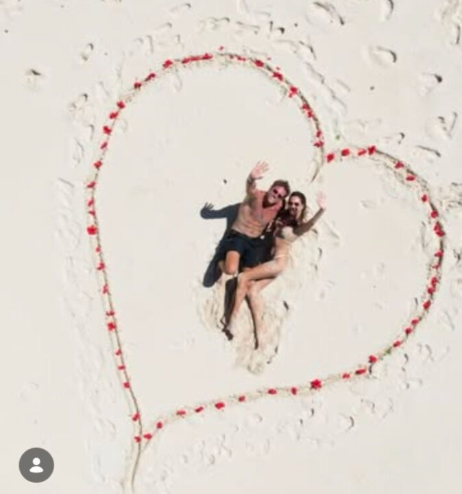 Pas dy vitesh lidhje, modelja e famshme merr propozimin e ëndrrave