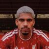 Largohet nga Barcelona, Araujo niset drejt Liverpoolit për testet mjekësore