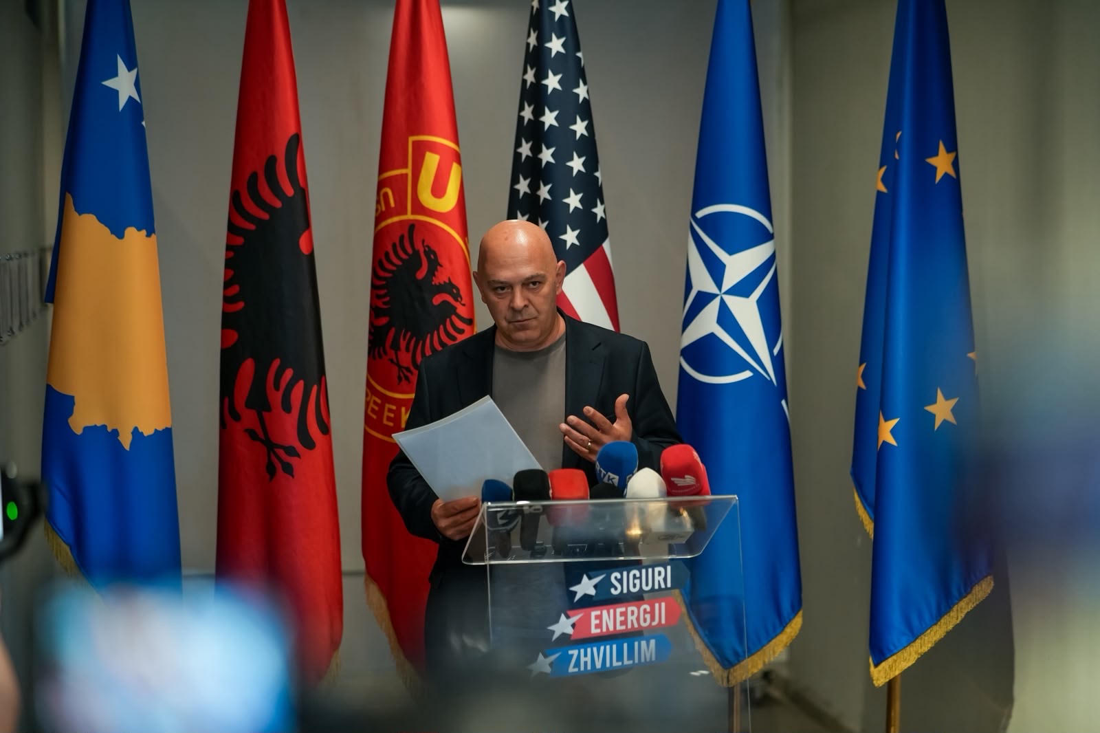 Gjini i përgjigjet Kurtit: Takim po, por vetëm publikisht para kamerave