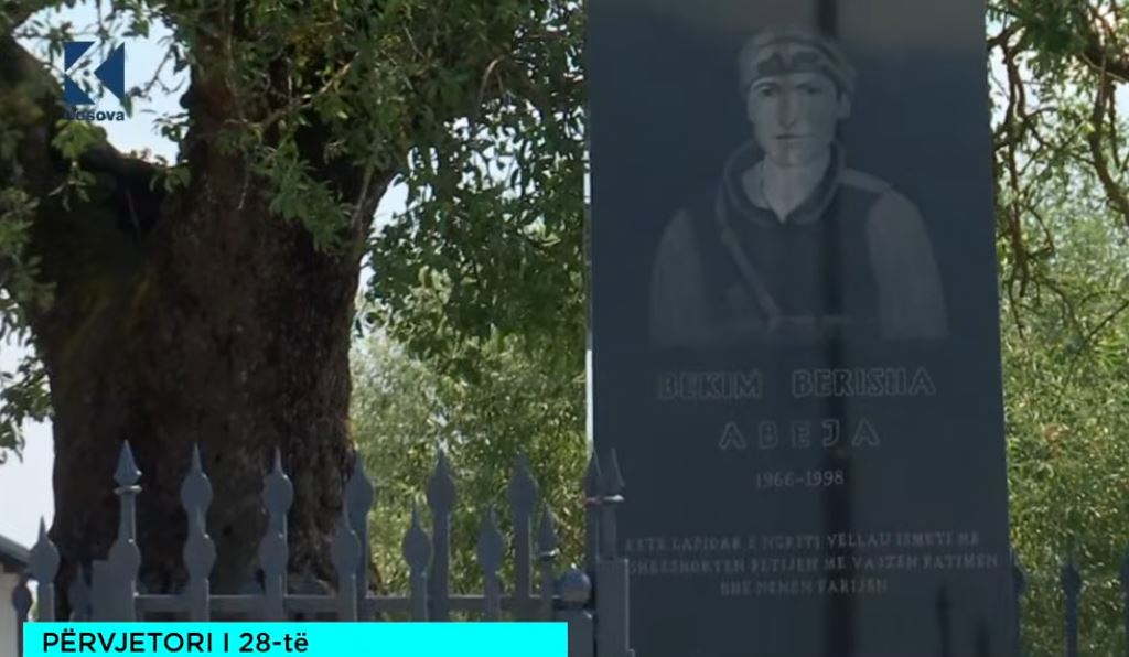 Në Junik nderohet “Abeja”, heroi i tri luftërave (VIDEO)