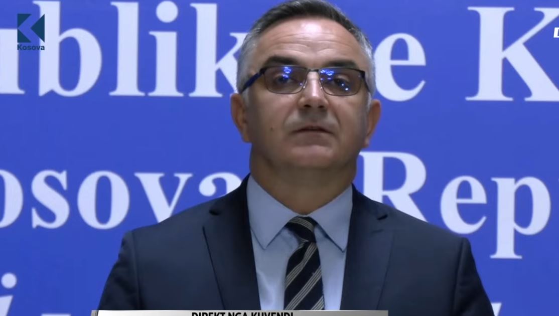 Besnik Tahiri: Dyert e sallës së Kuvendit janë të mbyllura