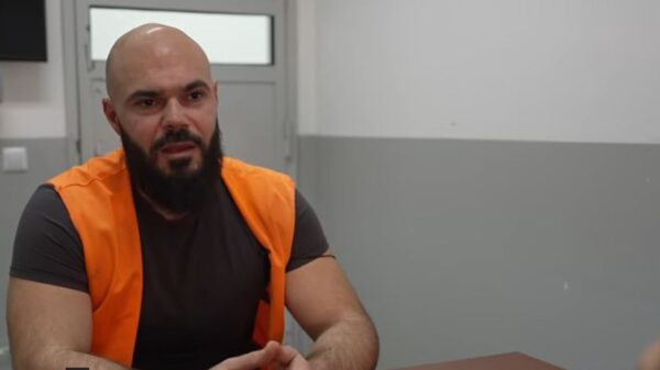‘Rrugëtimi më i vështirë i jetës’ – si u largua Murat Dërnjani nga Siria me tre fëmijët? (VIDEO)