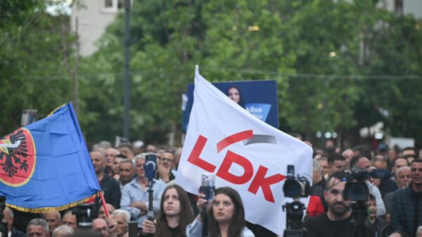 Mbledhja e LDK-së: Çka po kërkon partia e Lumir Abdixhikut? (VIDEO)