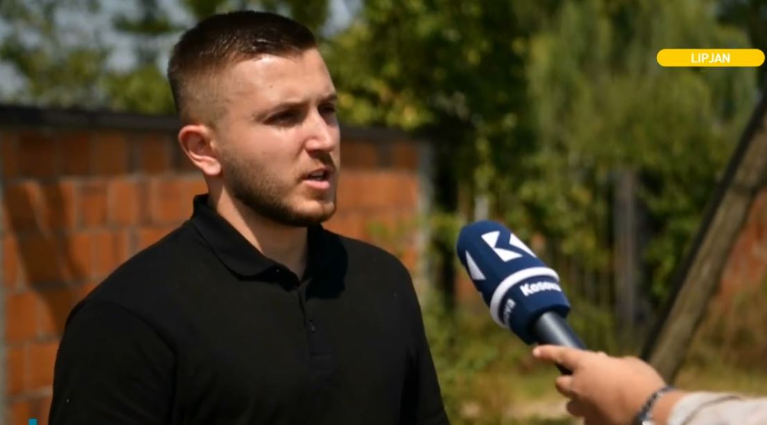 Fshati Kojskë me shtylla të vjetruara, rrezikohen banorët (VIDEO)