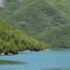 Përplasen dy mjete lundruese pranë Lumit të Shalës, lëndohen disa persona