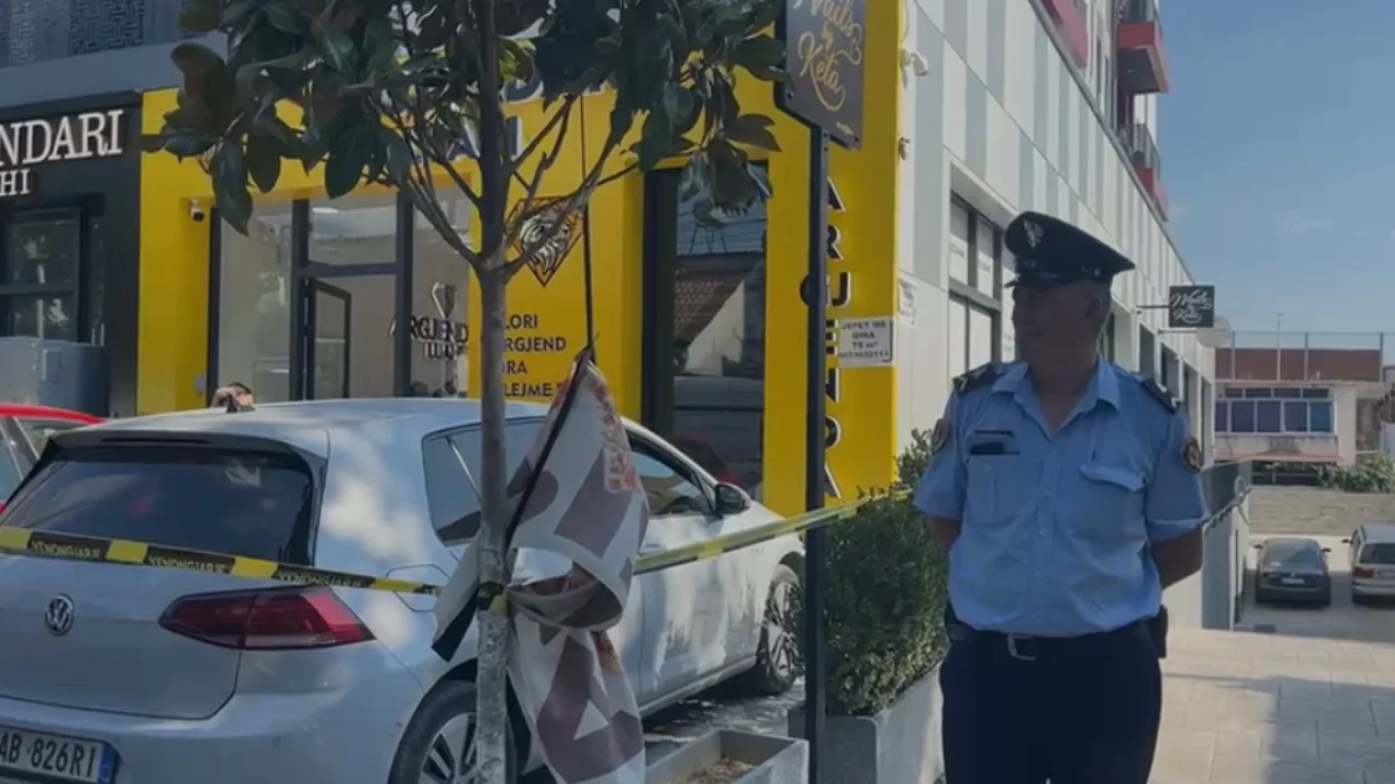 Kërcënuan punonjëset dhe grabitën një sasi bizhuterish, dalin detaje nga ngjarja në Kamëz
