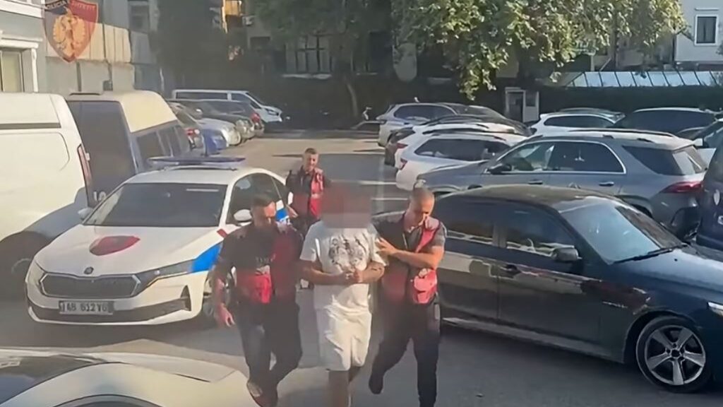 Kosova e kërkonte për drogë, Shqipëria e kap në Rinas 32-vjeçarin (VIDEO)