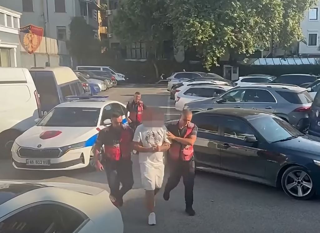 Kosova e kërkonte për drogë, Shqipëria e kap në Rinas 32-vjeçarin (VIDEO)