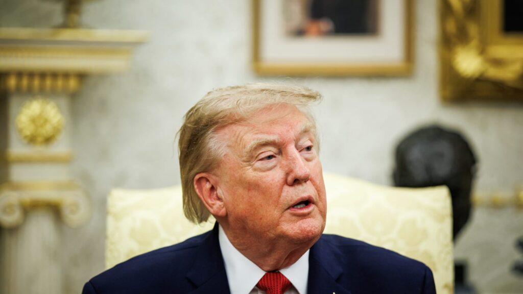 Trump: Bisedimet me Iranin mund të rifillojnë, SHBA-ja kontrollon Ngushticën e Hormuzit