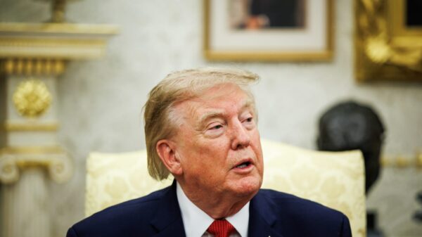 Trump: Bisedimet me Iranin mund të rifillojnë, SHBA-ja kontrollon Ngushticën e Hormuzit