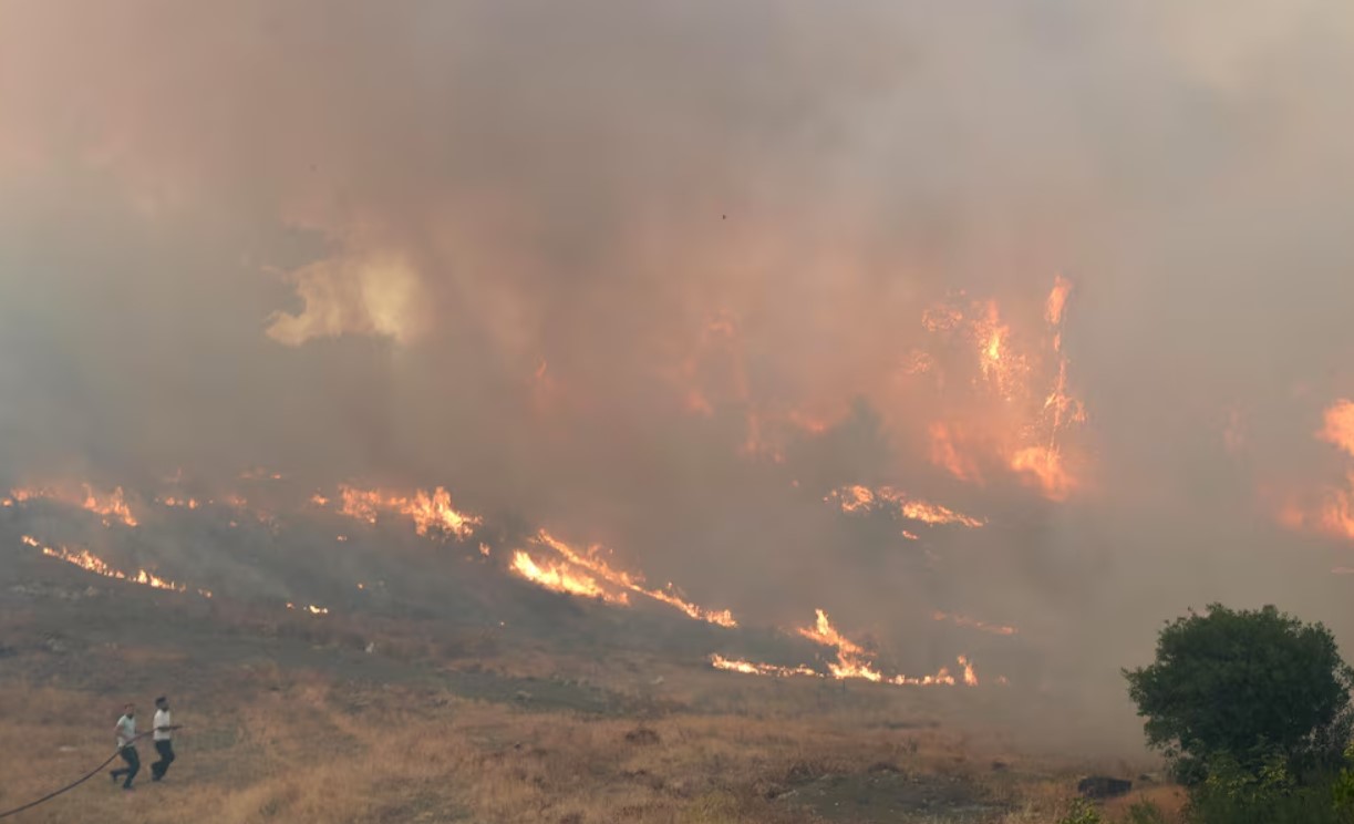 33 vatra zjarri në Shqipëri gjatë 24 orëve, 8 ende aktive