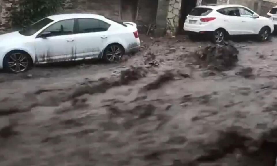 Reshjet e dendura godasin Spanjën, dy gra humbin jetën