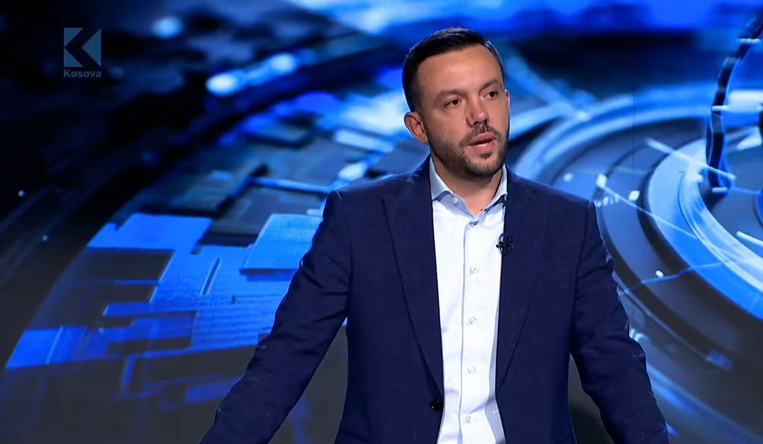 “Gjithçka skenar, Kurti po bën filma tragjikë e komikë”, godet Tahiri i PDK-së (VIDEO)