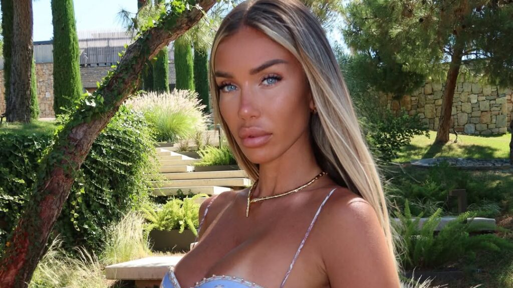 Adelina “guxon”, poston foto pa grim