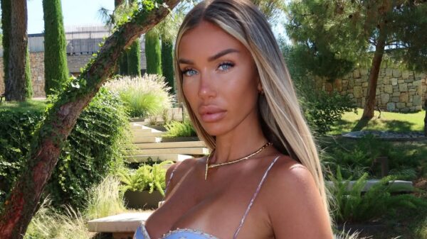 Adelina “guxon”, poston foto pa grim