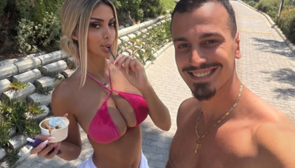 Kështu po e trajton në pushime, gjesti romantik i Mateos për Brikenën shkrinë zemrat