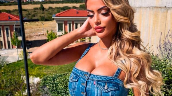 Brikena Selmani shfaqet më elegante se kurrë, ja çfarë bie në sy