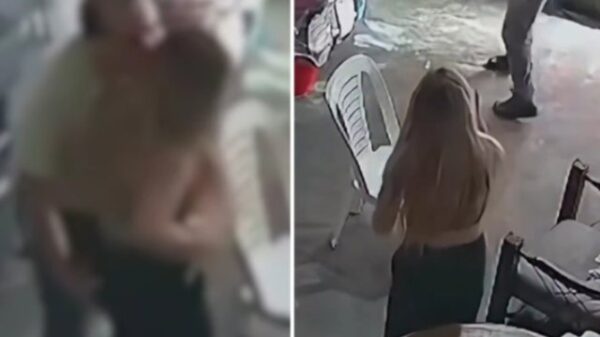 Këngëtarja e njohur publikon PAMJET tronditëse ku drejtori muzikor tenton abuzimin me të