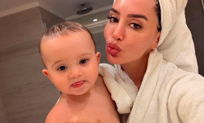 Dafina Zeqiri e mëson “mbrapsht” Daskanin, por ai duket kaq i ëmbël…