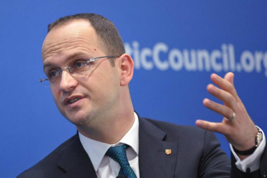 Bushati për Zelenskyn: Të tregonte vlerësim më të madh për Kosovën, i qëndroi fuqishëm në krah