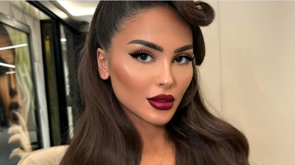 Mbesa e Shyhrete Behlulit shëtitet me të dashurin me veturë luksoze