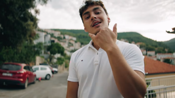 Kush është Endi LRC? Artisti që po “çmend” Spotify-n me miliona dëgjime dhe këngë në shqip e gjermanisht