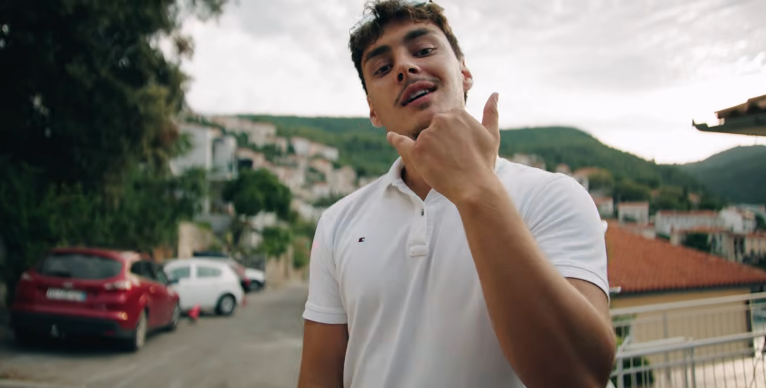 Kush është Endi LRC? Artisti që po “çmend” Spotify-n me miliona dëgjime dhe këngë në shqip e gjermanisht