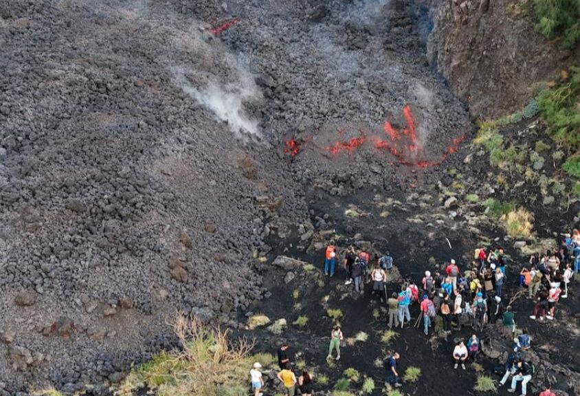 Hiri i Etnës mban të mbyllur aeroportin e Katanias deri të premten