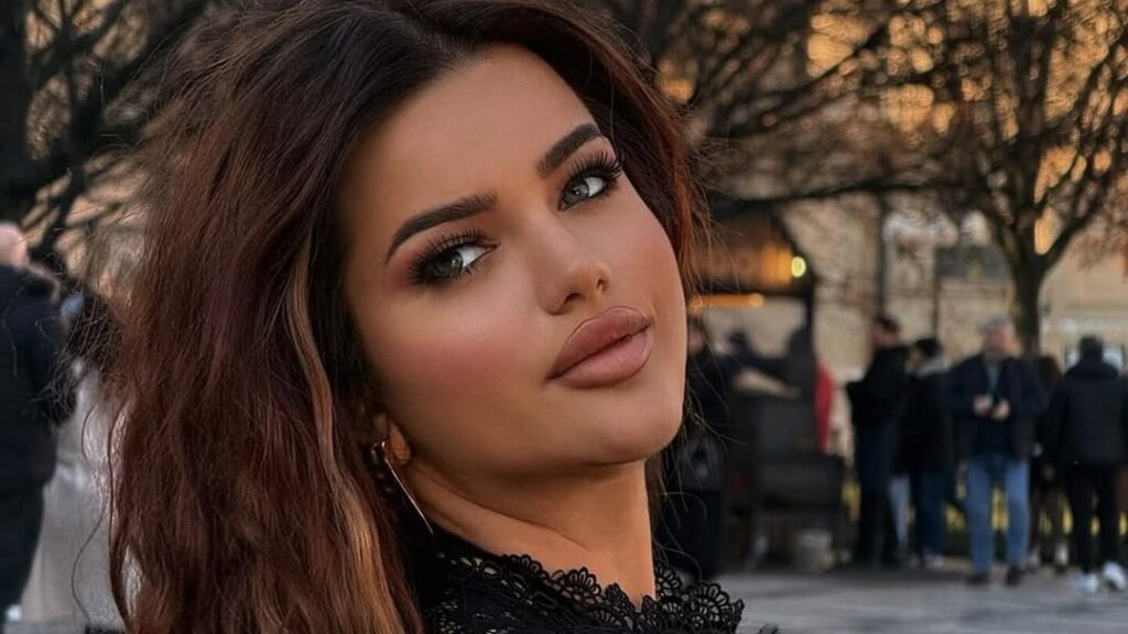 Gresa zbulon se a është në lidhje, përgjigjja e saj lë shumë për të imagjinuar