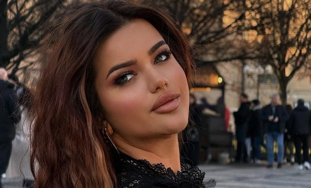 Gresa zbulon se a është në lidhje, përgjigjja e saj lë shumë për të imagjinuar