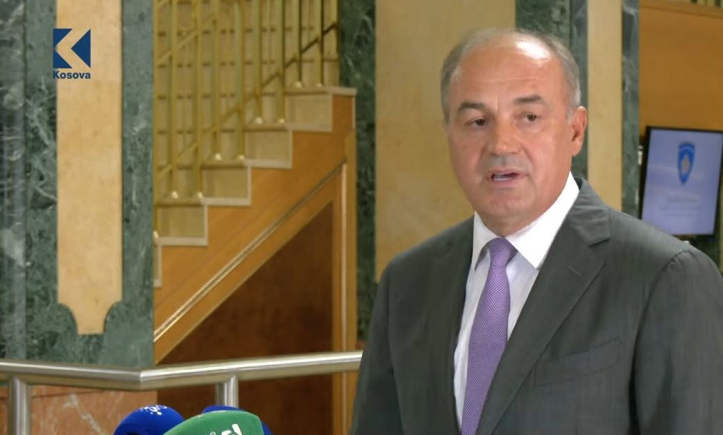 Hoxhaj: Sot e kishim një seancë të turpit (VIDEO)