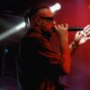 MC Kresha heq nga dora orën për t’ia dhuruar fansit