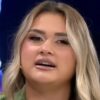 Pas ndarjes, Neda kërkon ndjesë për iluzionin e familjes perfekte