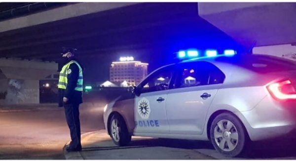 Sulmoi qytetarët në një qendër tregtare në Pejë, arrestohet i dyshuari