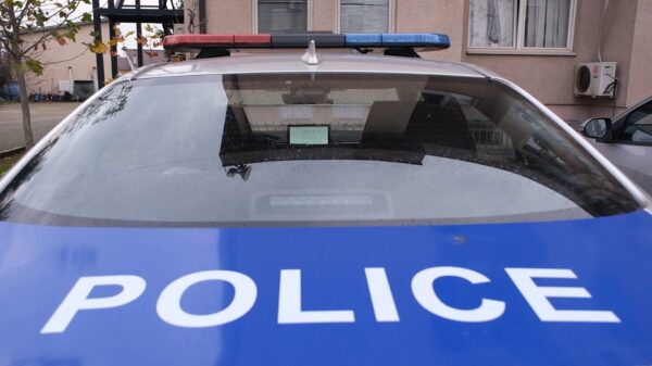 Përleshje mes tre personave në Podujevë, përdoren shufra druri e metali