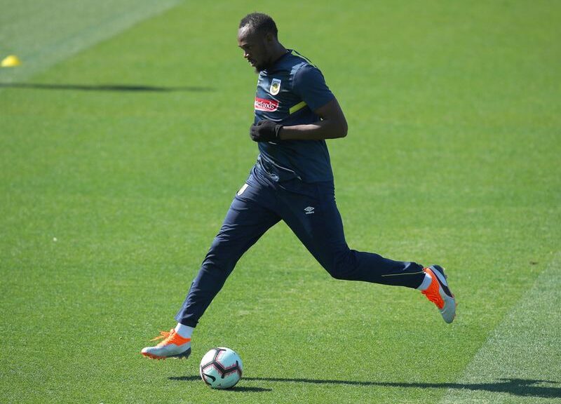 Usain Bolt rikthehet në futboll, do të luajë në ligat e së dielës në Angli